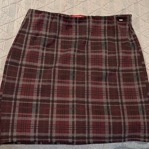 Guess pull on skirt